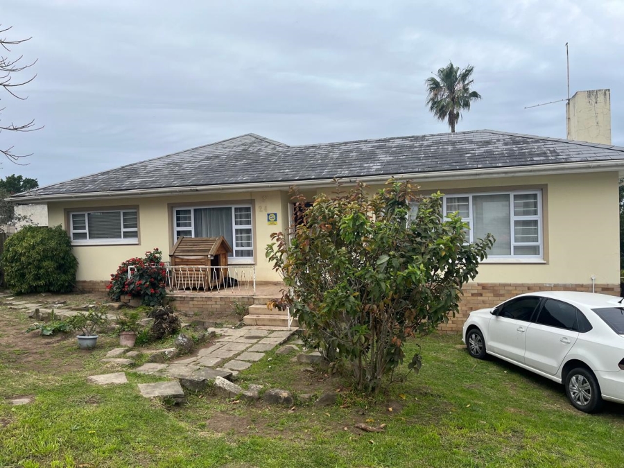 To Let 3 Bedroom Property for Rent in Sunnyridge Eastern Cape